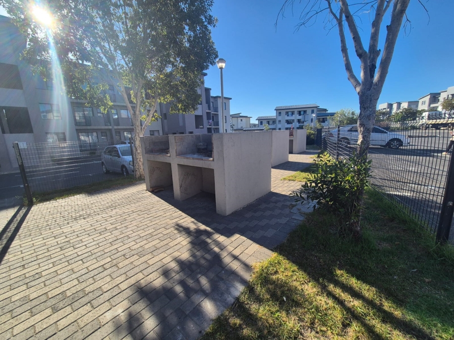 2 Bedroom Property for Sale in Burgundy Estate Western Cape